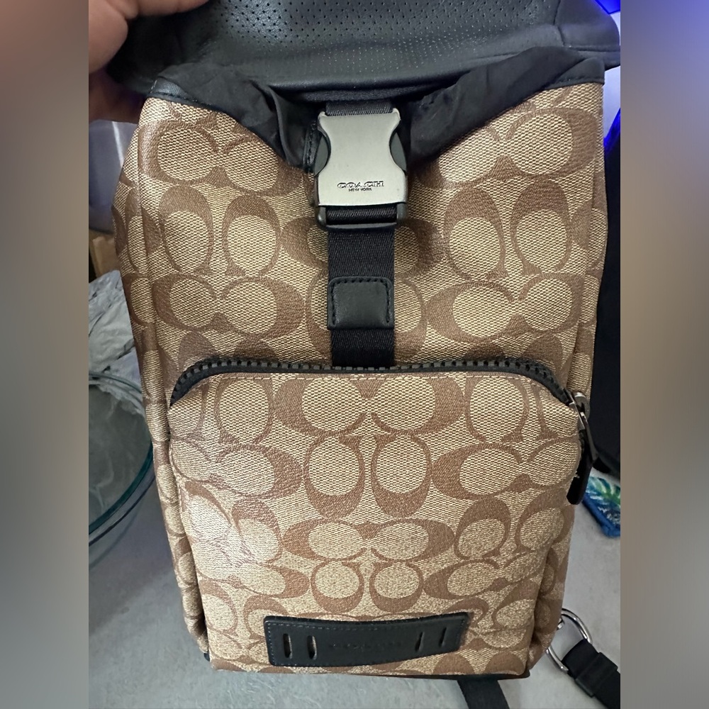 Coach SLING BAG! - Picture 2 of 2